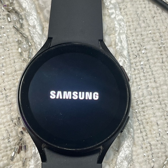 NWOT Samsung Galaxy Watch 4 - Picture 10 of 15